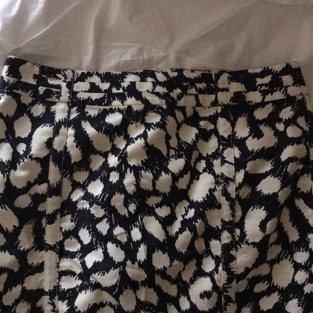 Loft skirt. Size 10. - Picture 3 of 7